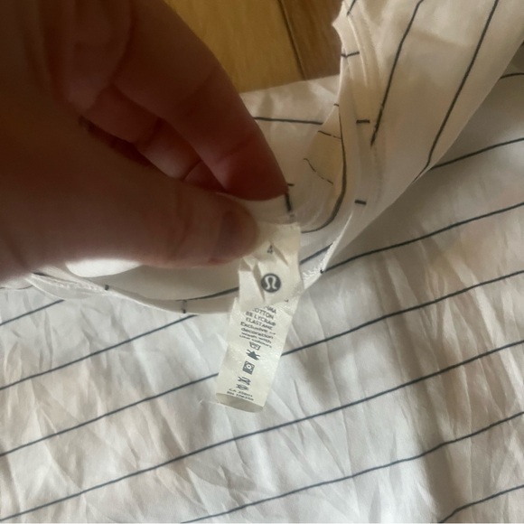 Lululemon Back In Action Long Sleeve Short Serve Stripe White Black 4 - Picture 8 of 9